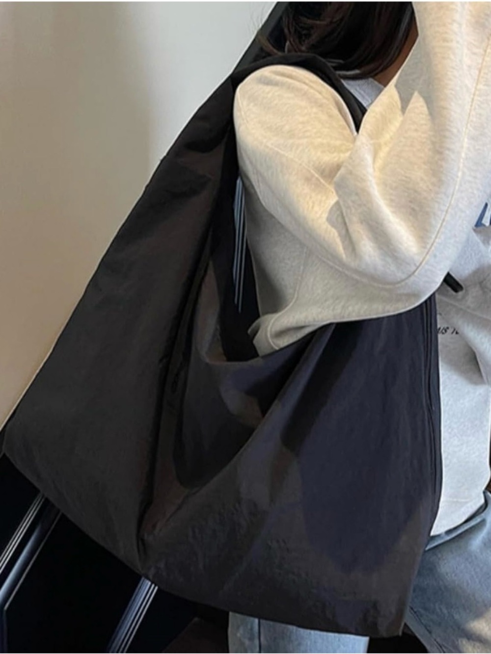 Black Hobo Shoulder Bag - Minimal Everyday Tote - Picture 4 of 4